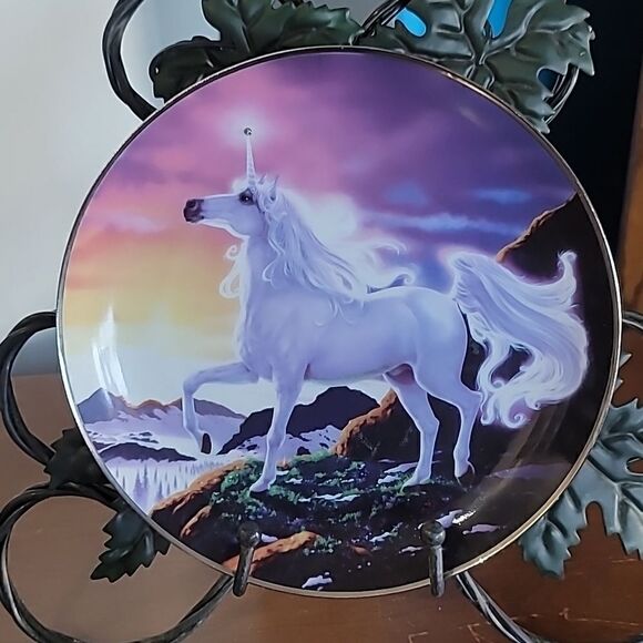 Franklin Mint Collectible Plate "Dawn Of Yhe Diamond Unicorn" BY Steve Read - Picture 1 of 3